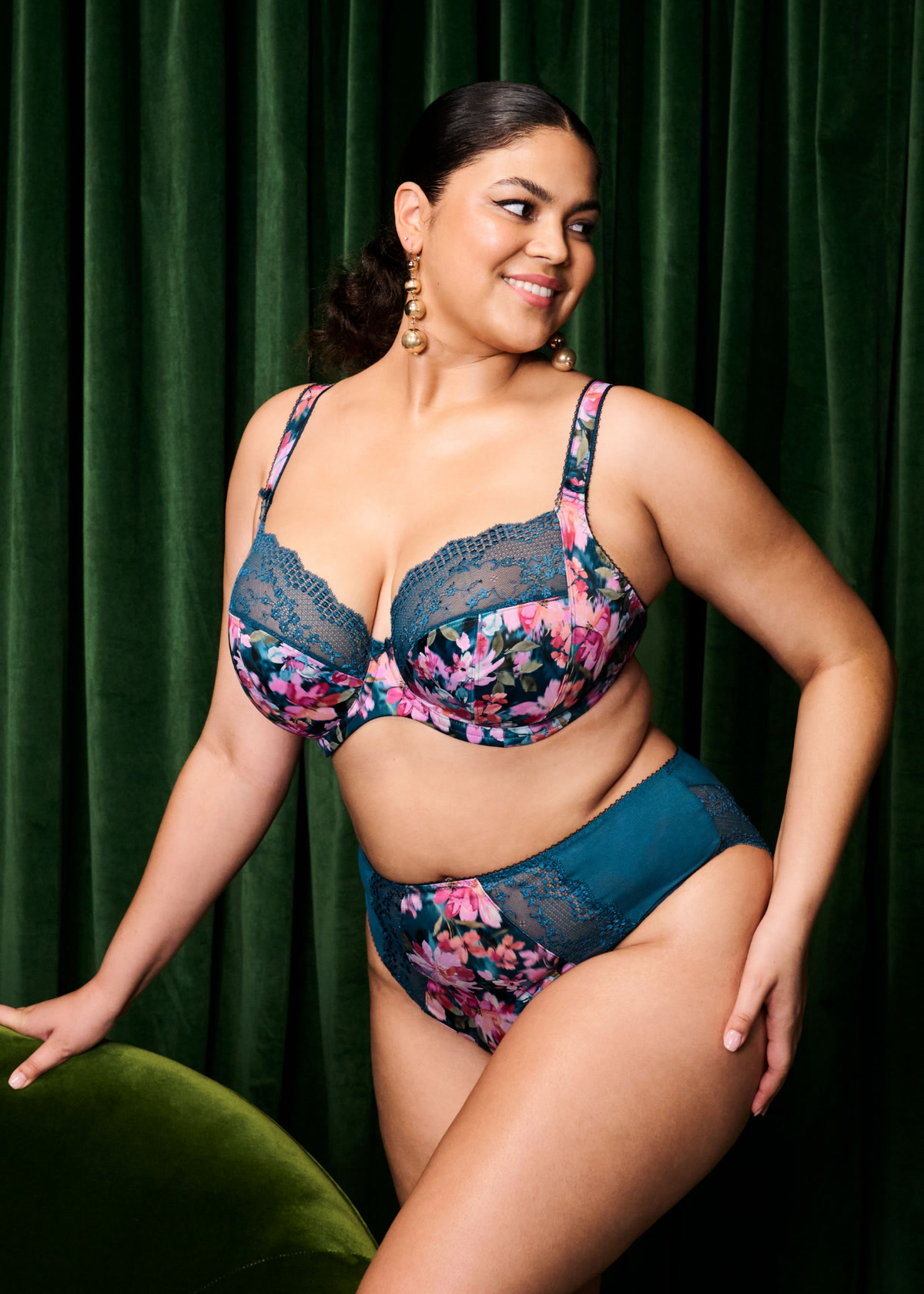1200×1680-pdp-widescreen-EL4490-TOL-cons-Elomi-Lingerie-Lucie-Teal-Floral-Underwired-Plunge-Bra-Stretch